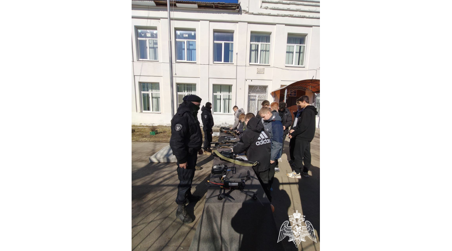 Офицеры ивановского СОБР "Сумрак" приняли участие в военно-патриотической игре "Зарница"