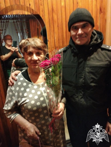 Бойцы ОМОН «Спарта» поздравили с Международным женским днём матерей погибших коллег