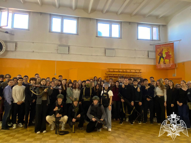 В Иванове бойцы Росгвардии провели для старшеклассников Урок мужества