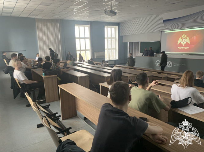 Росгвардейцы провели профориентационные встречи с ивановскими студентами