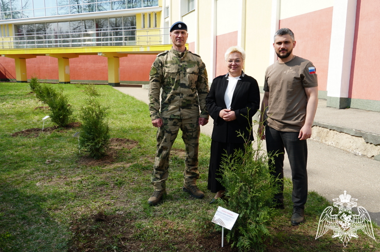 В Иванове росгвардейцы приняли участие в городском мероприятии «Аллея Победы»
