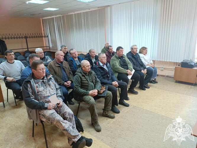 В преддверии открытия охотничьего сезона офицер Росгвардии рассказал охотпользователям о правилах оборота оружия