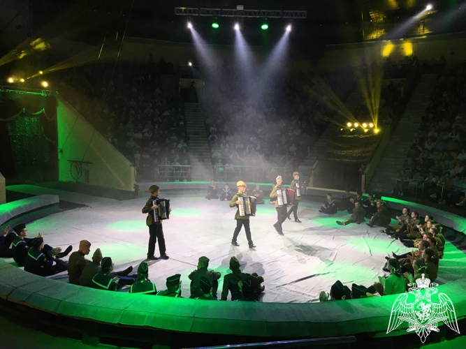Артистами уникальной постановки спектакля-мюзикла "Победа под куполом цирка" в Иванове стали бойцы ОМОН "Спарта" Управления Росгвардии по Ивановской области