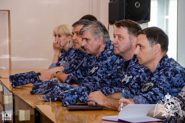 В Иванове росгвардейцы стали почетными гостями на презентации третьего издания фонда «Защитники Отечества»