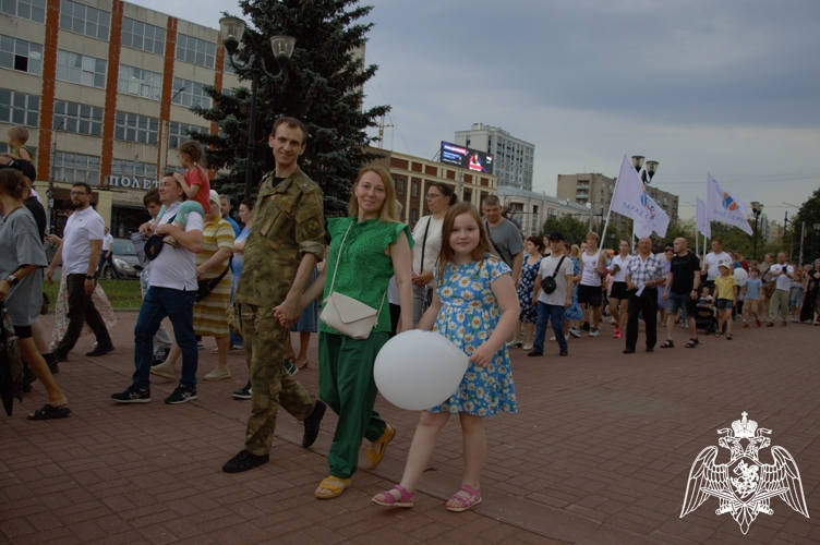 В Иванове семьи военнослужащих и сотрудников регионального Управления Росгвардии приняли участие во Всероссийской акции «Парад семьи»