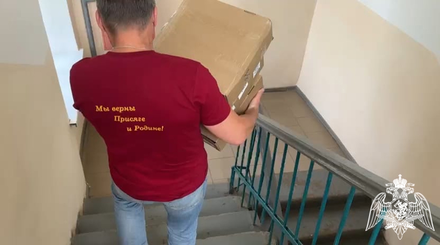 Мать погибшего военнослужащего Росгвардии передала гуманитарную помощь бойцам спецподразделений  Управления Росгвардии по Ивановской области, находящимся в зоне проведения СВО