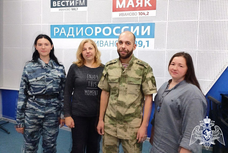 В Международный день собак офицер регионального Управления Росгвардии стал гостем в студии "Радио России" Иваново