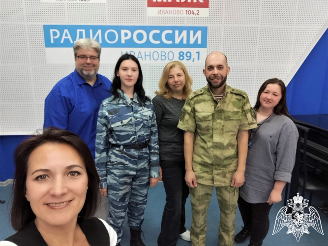 В Международный день собак офицер регионального Управления Росгвардии стал гостем в студии "Радио России" Иваново