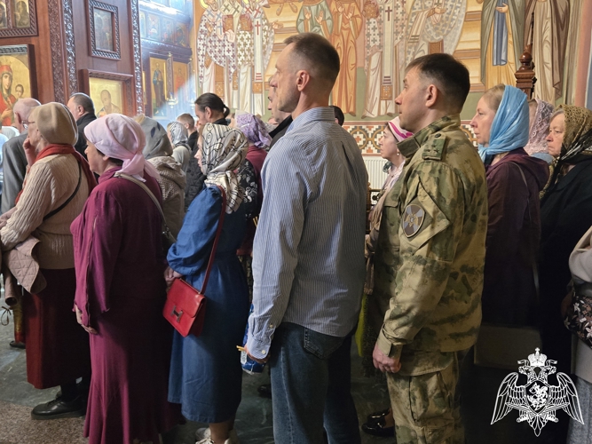 Росгвардейцы приняли участие в праздничном Богослужении в день Успения Пресвятой Богородицы в Иванове