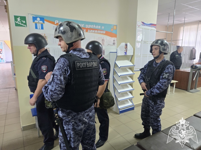 В Иванове сотрудники Росгвардии приняли участие во всероссийских учениях по антитеррористической защищенности объектов образования