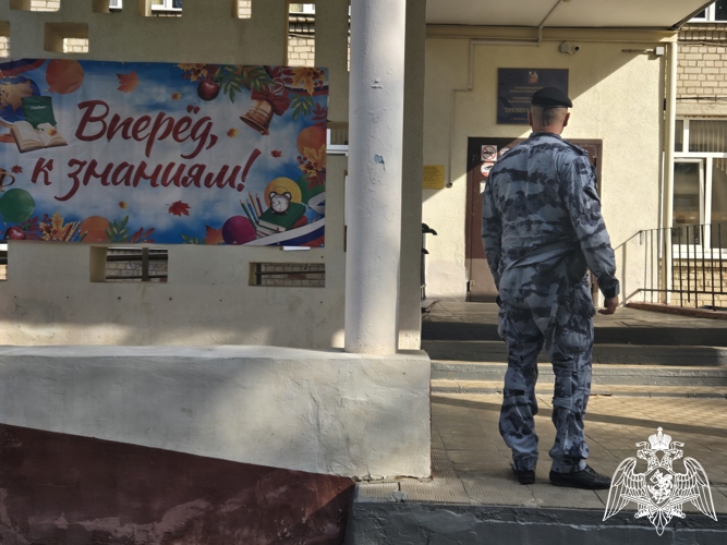В Иванове сотрудники Росгвардии охраняли общественный порядок в День знаний