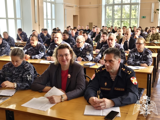 В Иванове сотрудники Росгвардии приняли участие в просветительском форуме