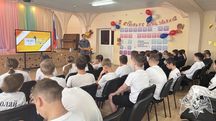 В Пучеже росгвардейцы присоединились к акциям Дня солидарности в борьбе с терроризмом