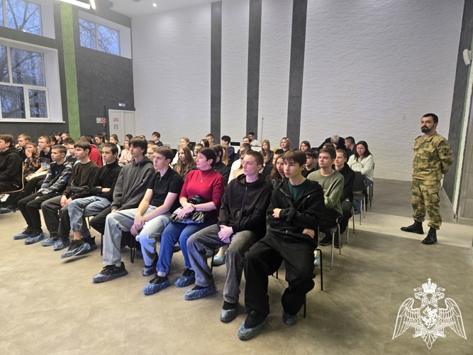 Росгвардейцы приняли участие в комплексе военно-патриотических занятий для будущих выпускников
