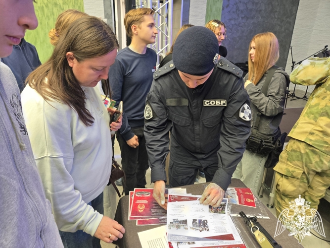 Росгвардейцы приняли участие в комплексе военно-патриотических занятий для будущих выпускников