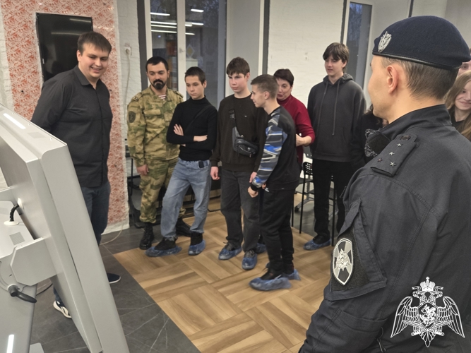 Росгвардейцы приняли участие в комплексе военно-патриотических занятий для будущих выпускников