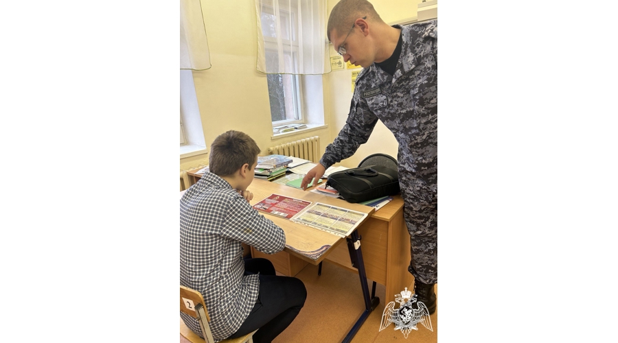 В Иванове и области сотрудники Росгвардии продолжают знакомить школьников со своим ведомством