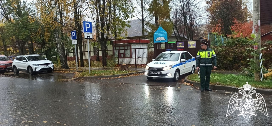 Автоинспекция Росгвардии провела профилактический рейд с водителями в Иванове