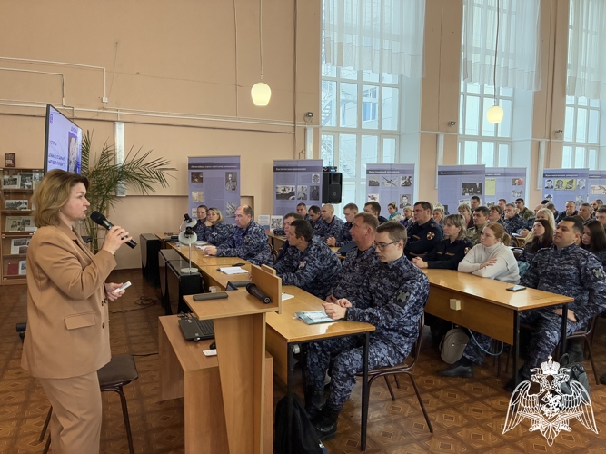 В Иванове росгвардейцы прослушали лекцию от спикера общества «Знание» и духовенства