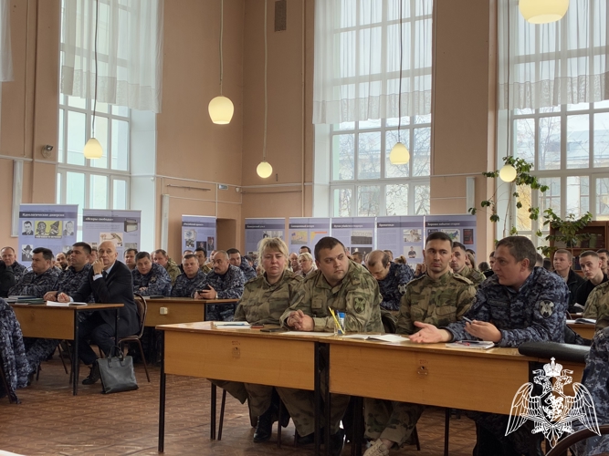 В Иванове росгвардейцы прослушали лекцию от спикера общества «Знание» и духовенства
