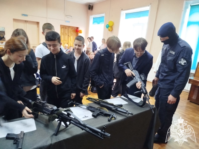 Патриотические и профориентационные мероприятия проводят росгвардейцы для юных жителей Иванова и области