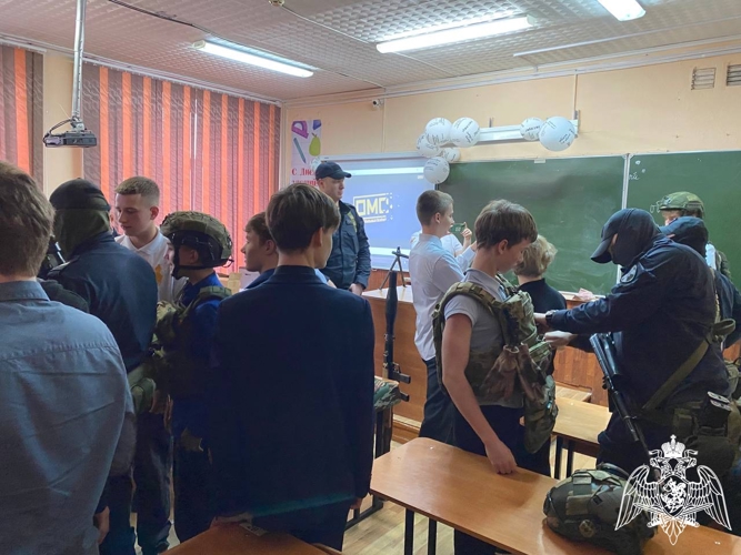 Патриотические и профориентационные мероприятия проводят росгвардейцы для юных жителей Иванова и области