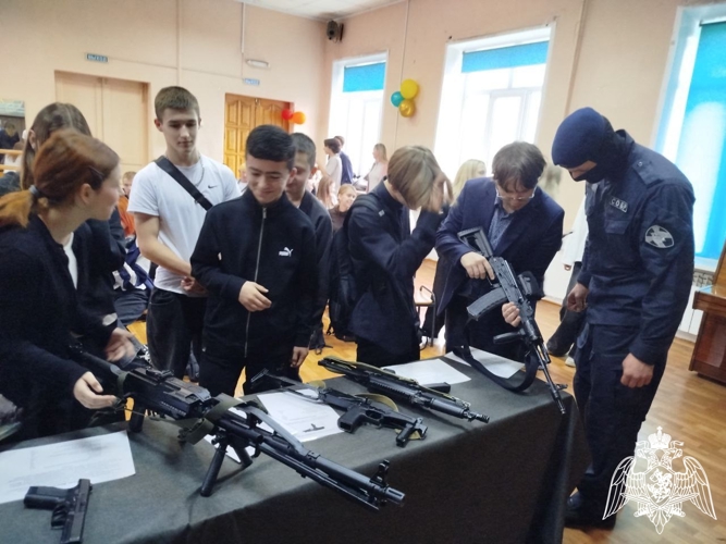 Патриотические и профориентационные мероприятия проводят росгвардейцы для юных жителей Иванова и области