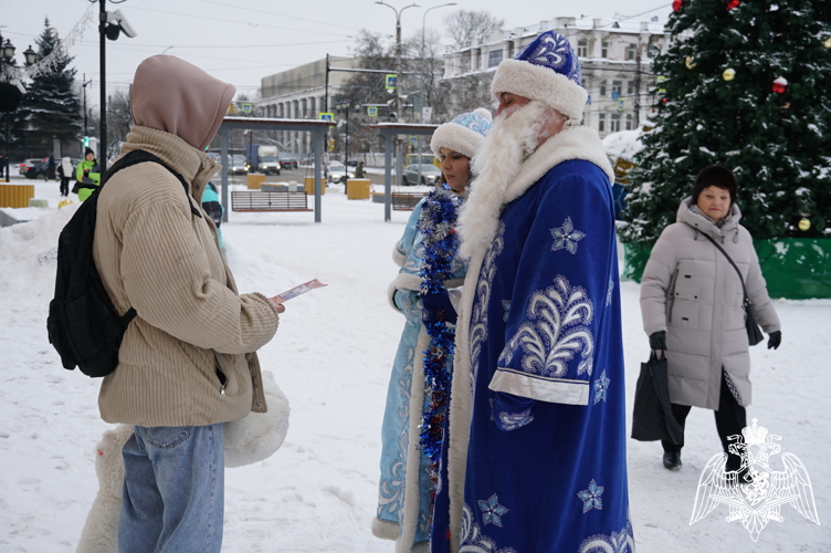 В Иванове росгвардейцы напомнили о правилах безопасности во время новогодних праздников