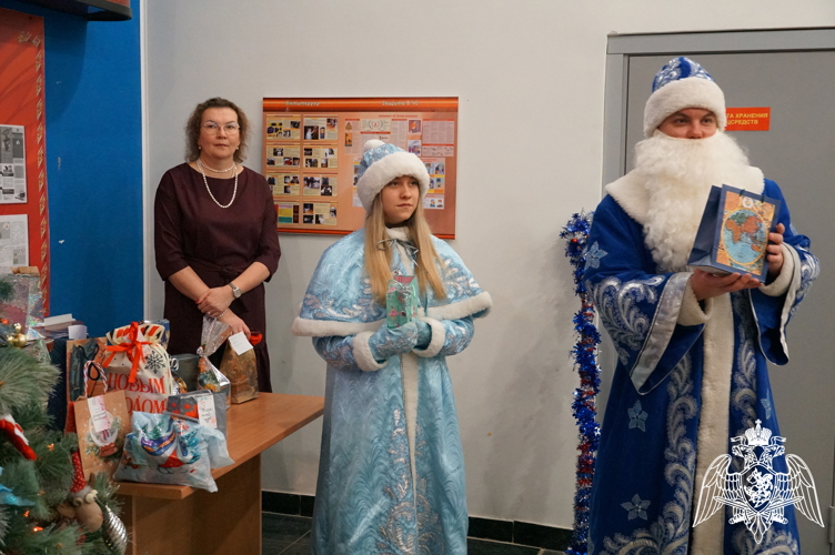 Новогодний утренник для детей сотрудников организовали ивановские росгвардейцы