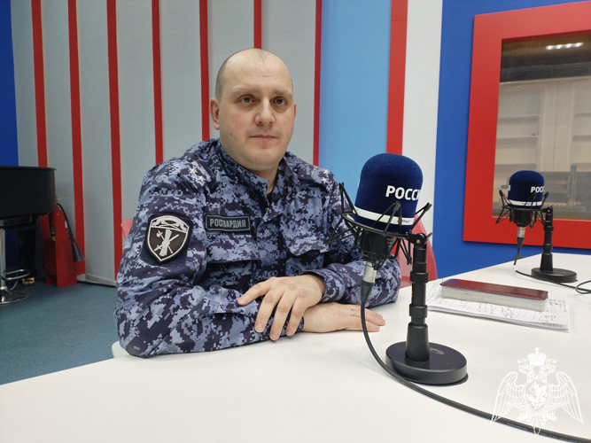 Представитель Росгвардии в эфире «Радио России» Иваново рассказал слушателям о деятельности подразделений лицензионно-разрешительной работы региона 