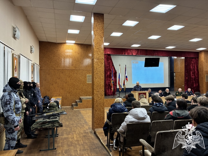 Сотрудники Росгвардии приняли участие в ежегодной военно- патриотической акции «День призывника»