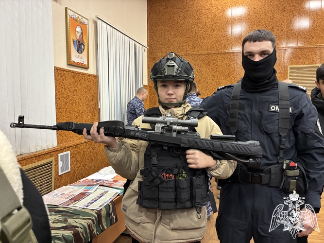 Сотрудники Росгвардии приняли участие в ежегодной военно- патриотической акции «День призывника»