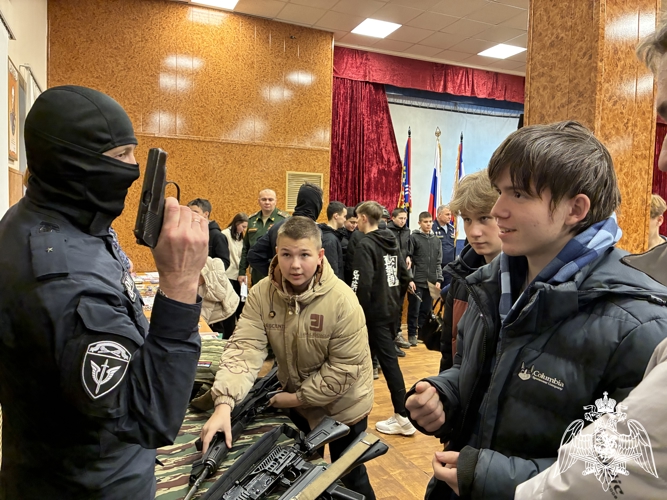 Сотрудники Росгвардии приняли участие в ежегодной военно- патриотической акции «День призывника»