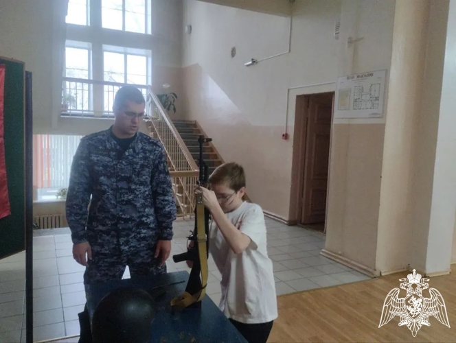 В Пучеже росгвардейцы приняли участие в торжественном мероприятии «Память о героях не угаснет!»