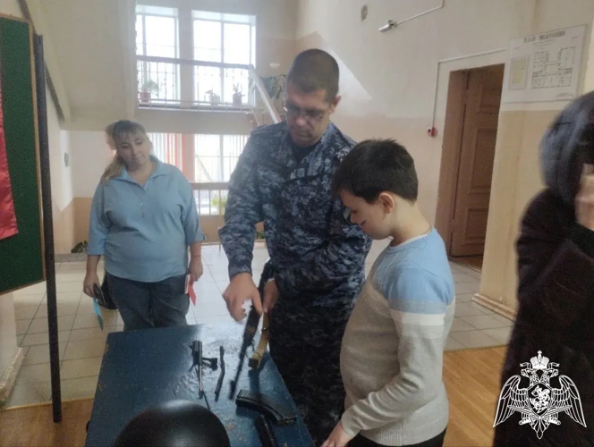 В Пучеже росгвардейцы приняли участие в торжественном мероприятии «Память о героях не угаснет!»