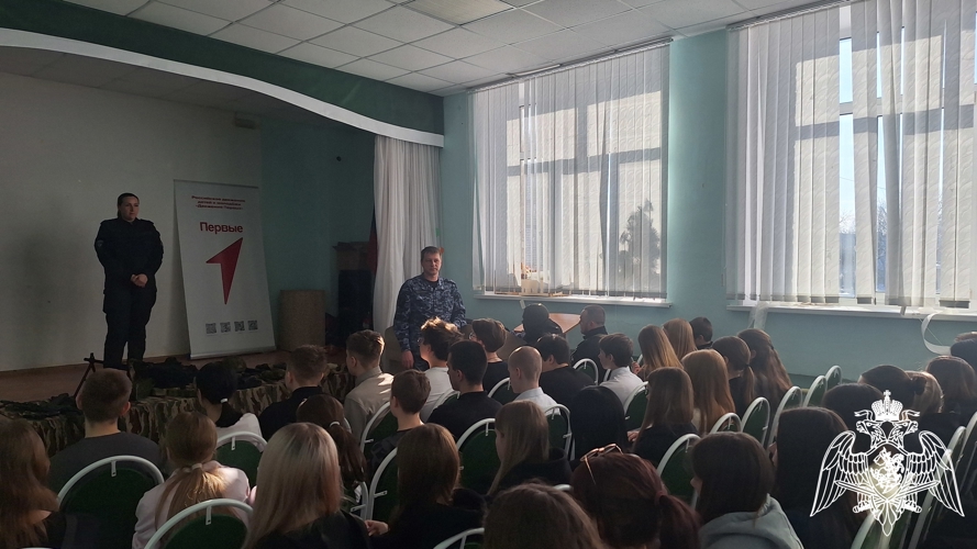 Росгвардейцы провели урок профориентации в ивановской школе