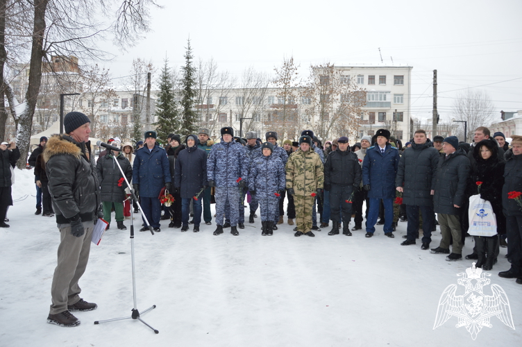 В Иванове личный состав Росгвардии принял участие в памятном митинге, посвященном Дню памяти воинов-интернационалистов