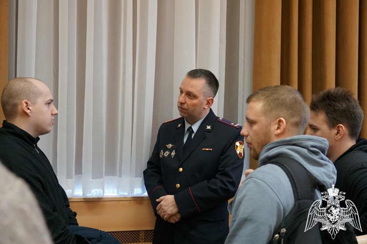 Сотрудники Росгвардии провели интерактивную встречу со студентами госуниверситета