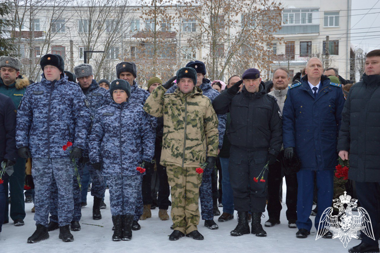 В Иванове личный состав Росгвардии принял участие в памятном митинге, посвященном Дню памяти воинов-интернационалистов