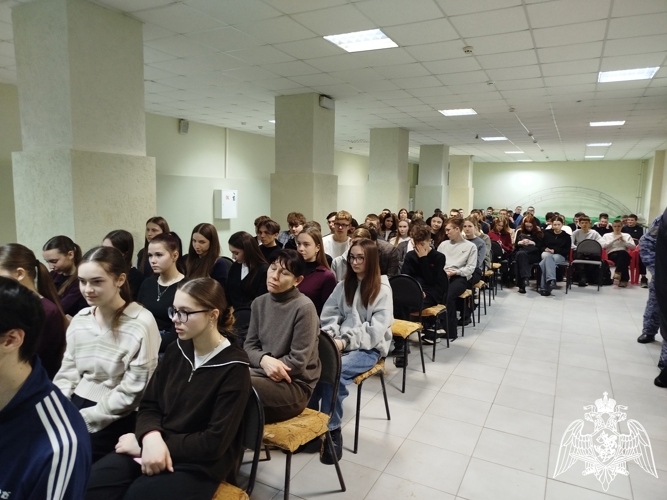 В Приволжске росгвардейцы провели тематическую встречу со школьниками