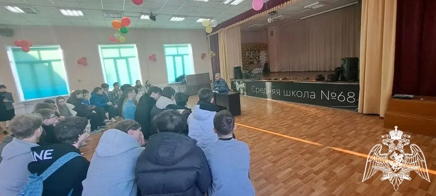 Cотрудники Росгвардии провели для ивановских школьников «Уроки мужества» к годовщине Сталинградской битвы