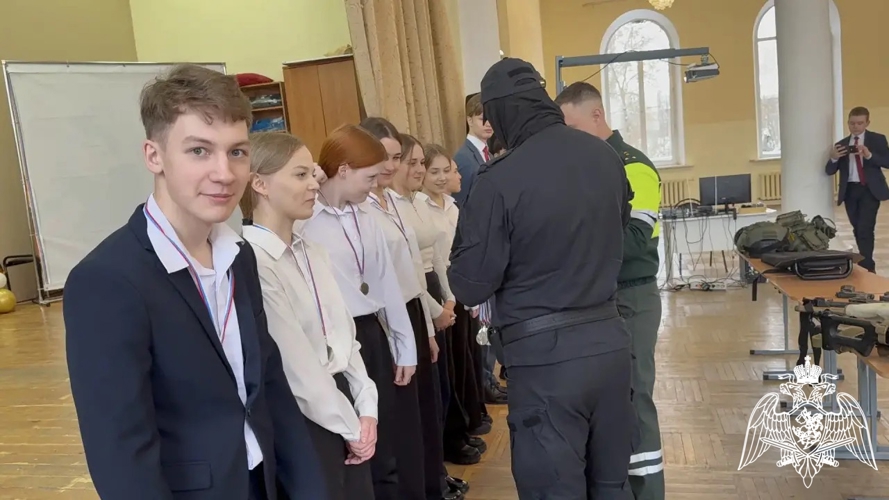 В Иванове росгвардейцы рассказали школьникам об обучении в ведомственных учебных заведениях