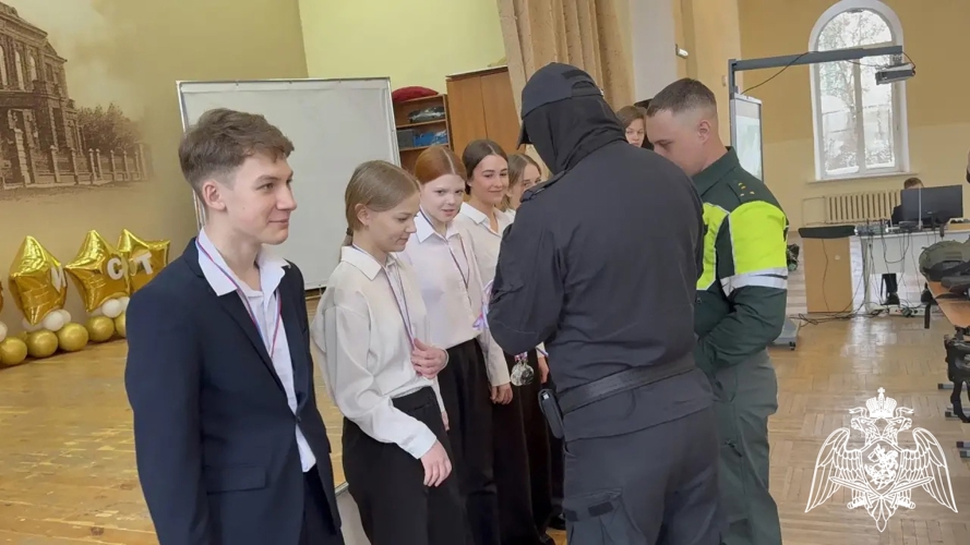 В Иванове росгвардейцы рассказали школьникам об обучении в ведомственных учебных заведениях