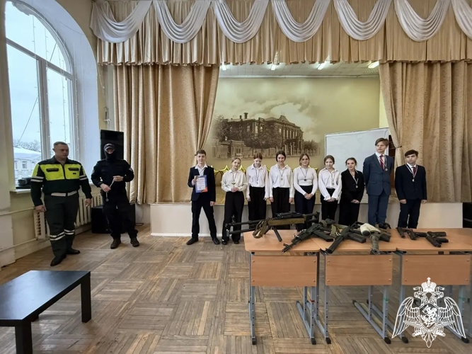 В Иванове росгвардейцы рассказали школьникам об обучении в ведомственных учебных заведениях
