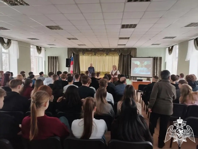 В Кинешме сотрудники Росгвардии провели профориентационное мероприятие для студентов колледжей