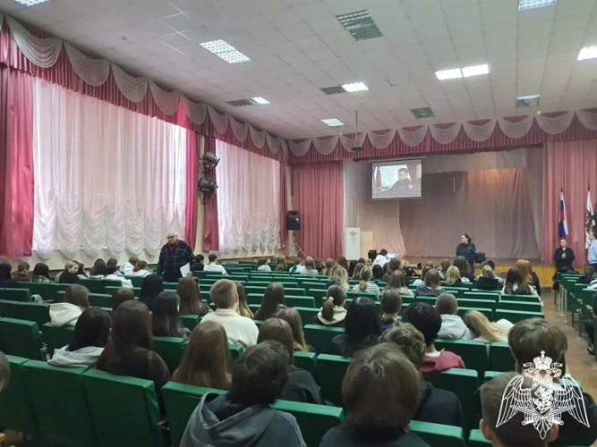 Специалист-психолог Росгвардии провел профориентационную встречу со студентами Ивановского кооперативного техникума 
