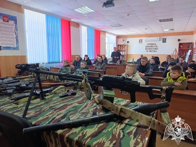 В гостях у сотрудников ОМОН «Спарта» побывали воспитанники клуба «Гвардия» из Фурманова