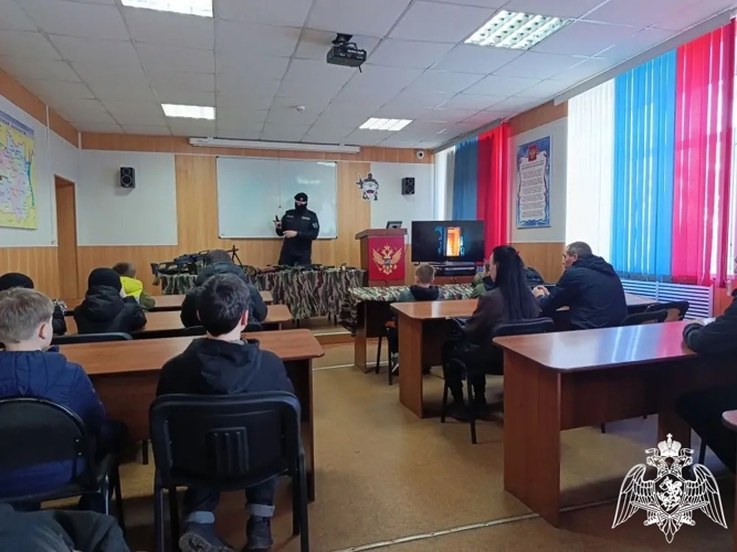 В гостях у сотрудников ОМОН «Спарта» побывали воспитанники клуба «Гвардия» из Фурманова