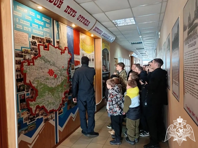 В гостях у сотрудников ОМОН «Спарта» побывали воспитанники клуба «Гвардия» из Фурманова