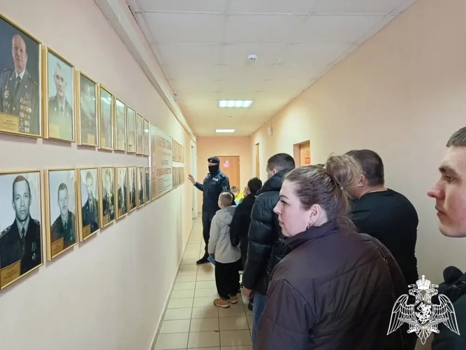 В гостях у сотрудников ОМОН «Спарта» побывали воспитанники клуба «Гвардия» из Фурманова